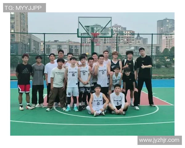 两个人的篮球对决趣味游戏挑战赛让你体验无限乐趣与友谊的碰撞